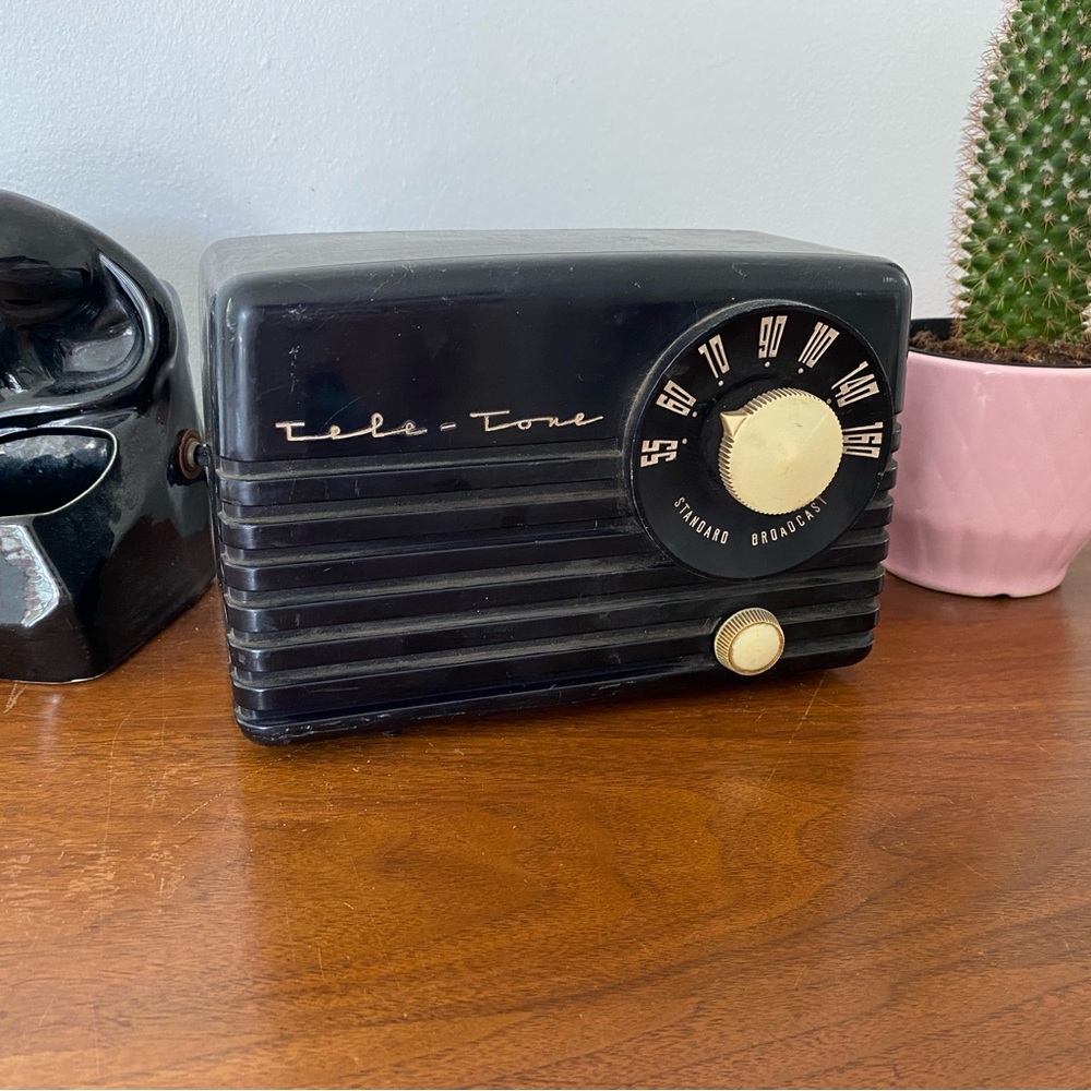 1949 Tele Tone Antique Radio